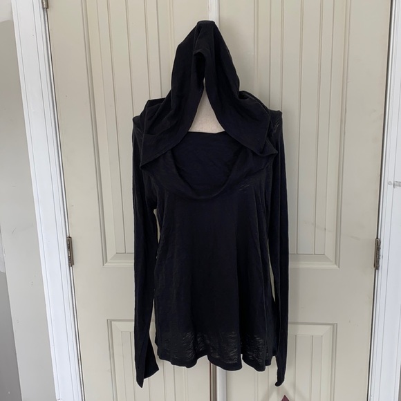 Gaiam Pro Tops - NWT—Gaiam Pro Emory Cowl Top—L